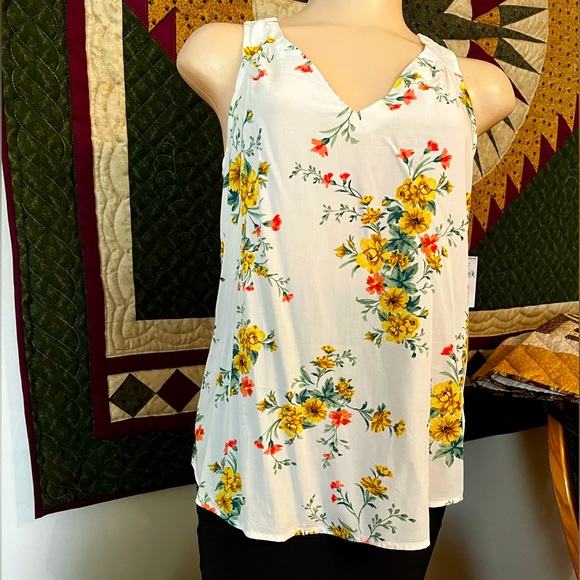 Old Navy Tops - Old Navy Top🎉